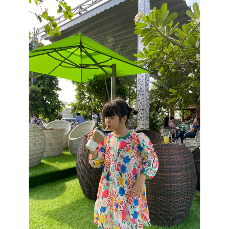 Váy hoa in cổ tròn mùa hè cho bé gái tay bồng công chúa