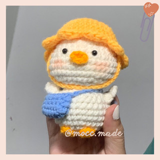 | mocc.made / pre-order | móc khoá vịt con đi học len móc dễ thương - handmade by mocc