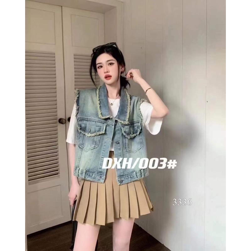 Áo gile bò rách chữ lưng thêu hàng QCL1
