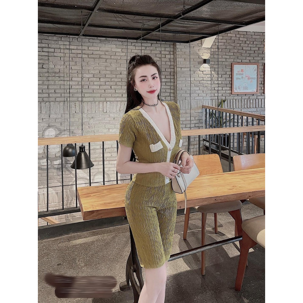 [4.4 Sales Freeship] Set bộ thun lửng ôm body phối viền,set áo thun nhật tay ngắn cổ v viền trắng nút phối quần ngố mtb