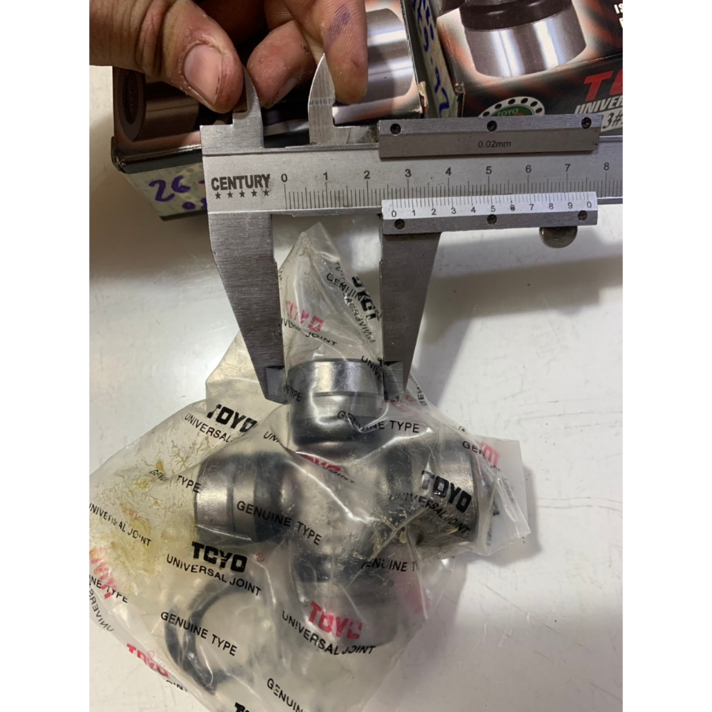 Vòng Bi Chữ Thập, Bắt Trục Các Đăng Xe TOYOTA ZACE.... Kích thước 26x67 Phe Trong 43mm