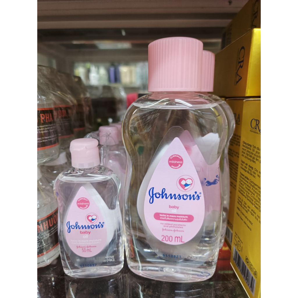 Dầu Mát Xa Dưỡng Ẩm Johnson Baby 200ml