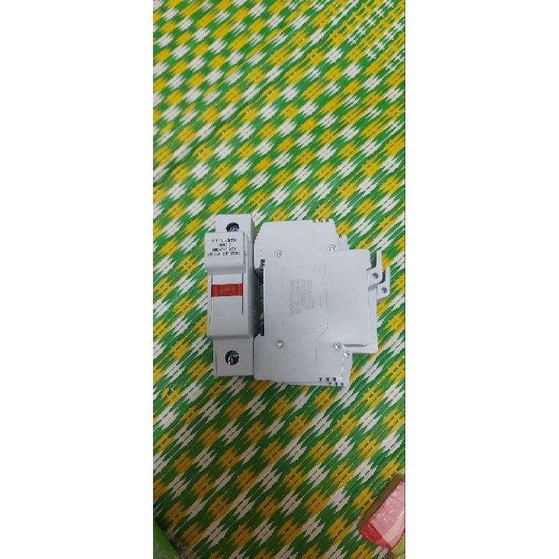 Cầu chì cả đế 5A