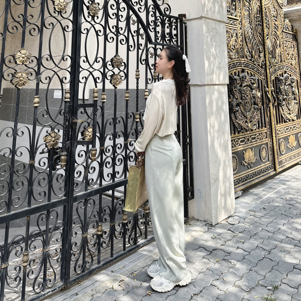 Quần ống rộng suông kèm áo croptop tay dài