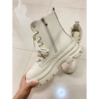 Pass/Thanh lý giày boot trắng size 36