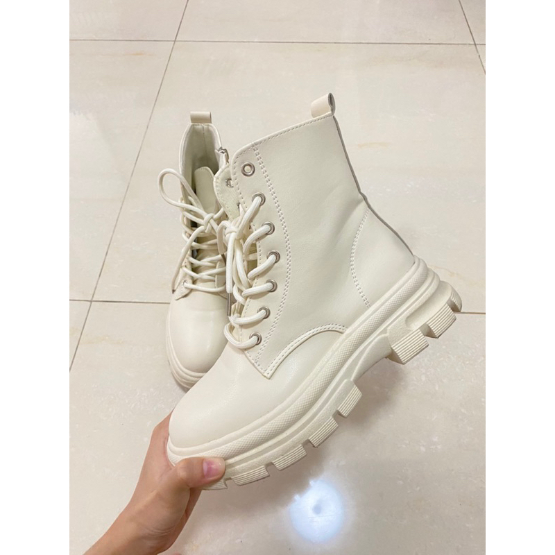 Pass/Thanh lý giày boot trắng size 36