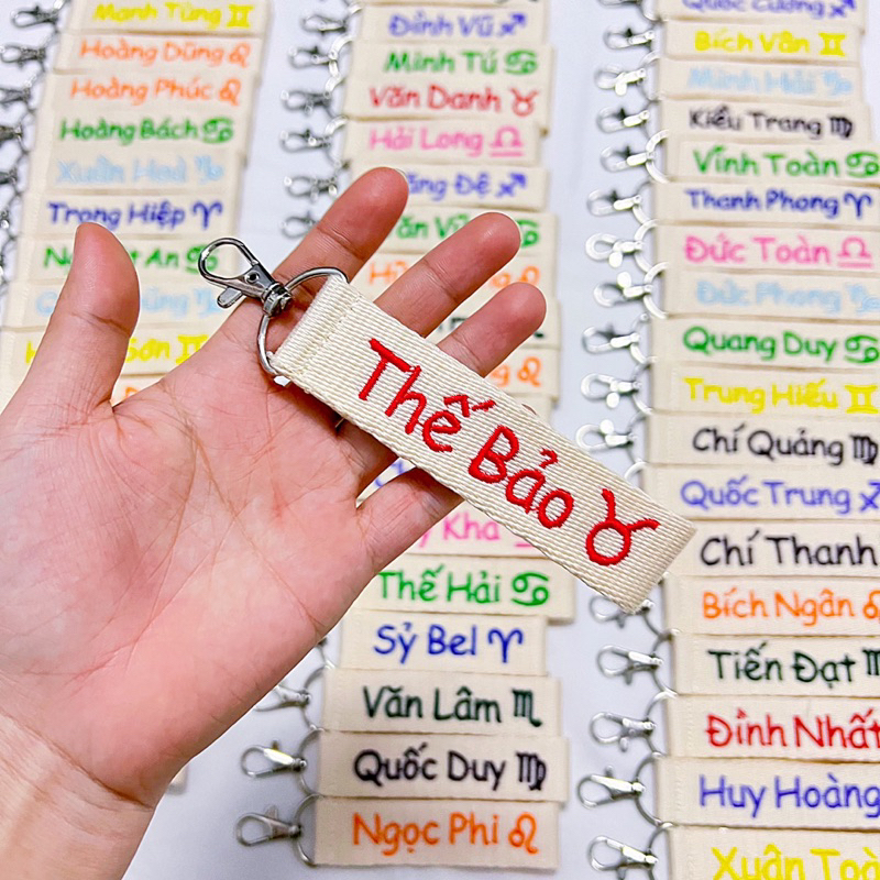Nametag, móc khoá thêu tên bé mới