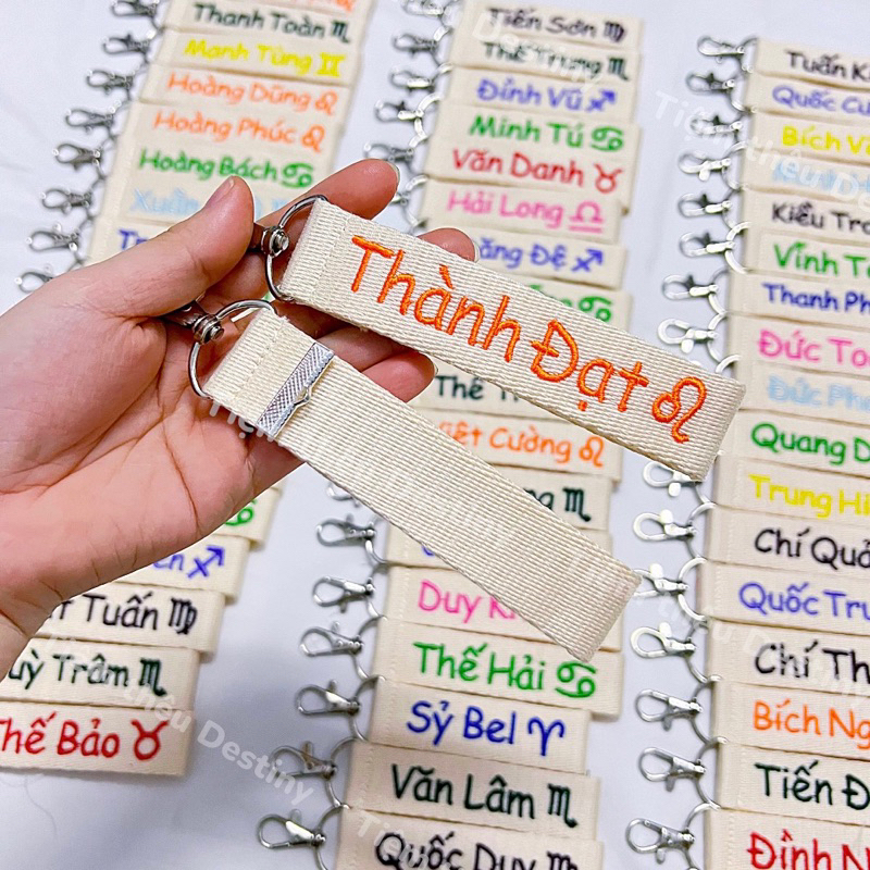Nametag, móc khoá thêu tên bé mới