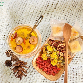 Trà Hoa Cúc Mật Ong Táo Đỏ Gồm (Hoa Cúc, Mật Ong, Táo Đỏ, Kỷ Tử, Đường Phèn)