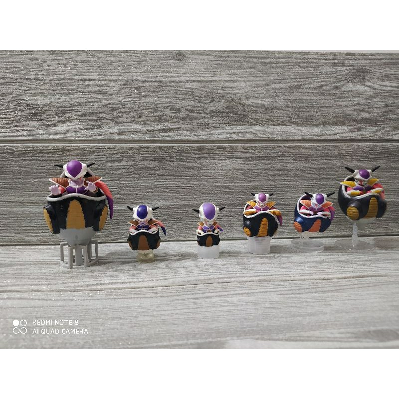 Mô hình Frieza xe lăn các dòng Chính hãng Real