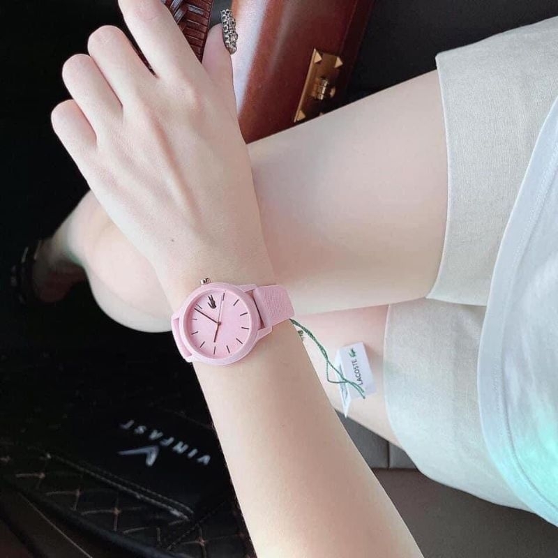 Đồng hồ nữ Lacostes màu hồng nữ tính. siêu dễ thương dành cho các bạn nữ hoặc làm quà tặng