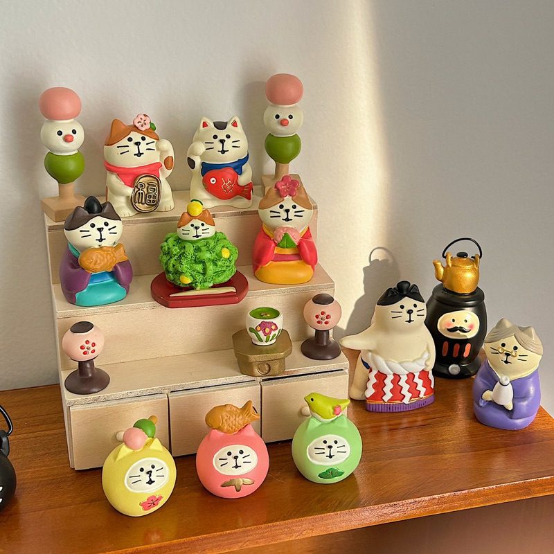 Mô hình mèo chủ đề tầng búp bê mùa xuân