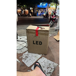 Đèn led xoay 3 màu 220v