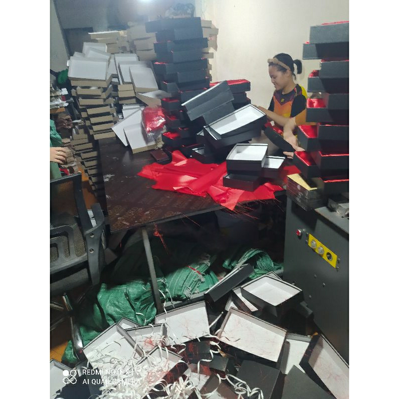 Hộp ví dài vải lụa