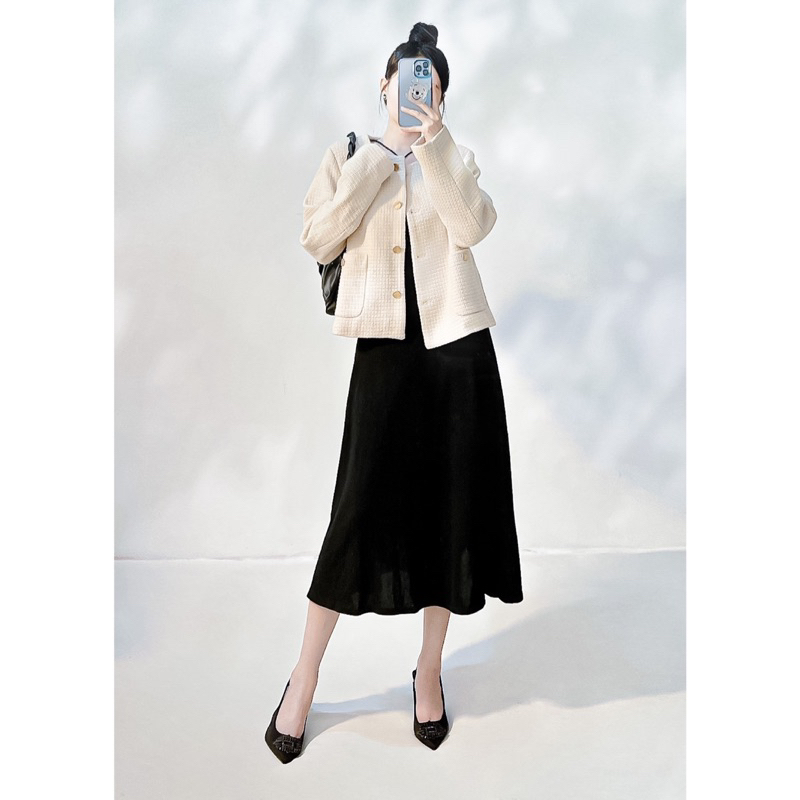 Khoác dạ tweed vàng kem nút kim loại