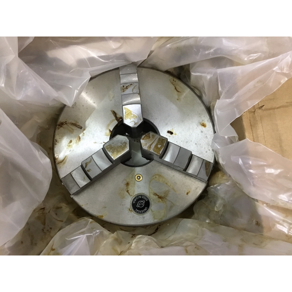 Mâm cặp 3 chấu máy tiện phi 130mm