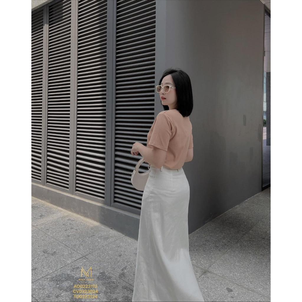SET ÁO NÂU TRƠN + CHÂN VÁY TRẮNG MIDI SUÔNG (TH)