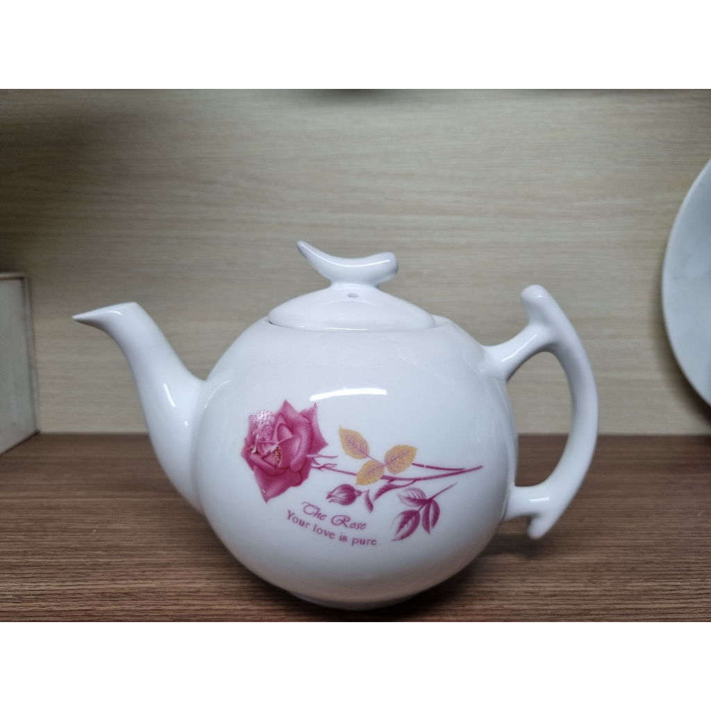 Ấm trà sứ (bình, xuyến trà), dáng bưởi, hoa hồng đỏ, dung tích 600ml