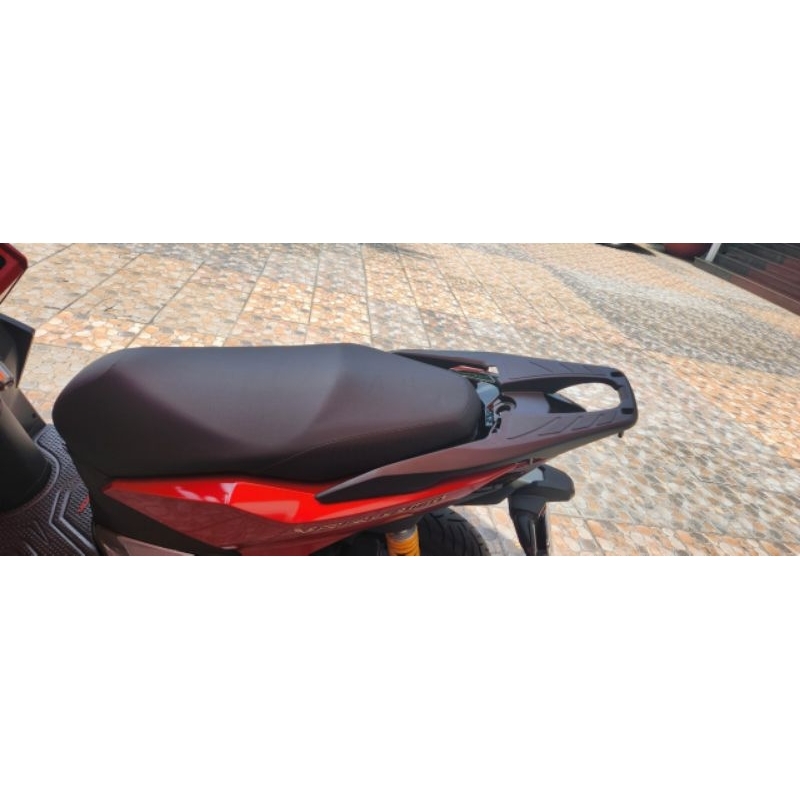 Cảng vario 160 nhôm đút nguyên khói