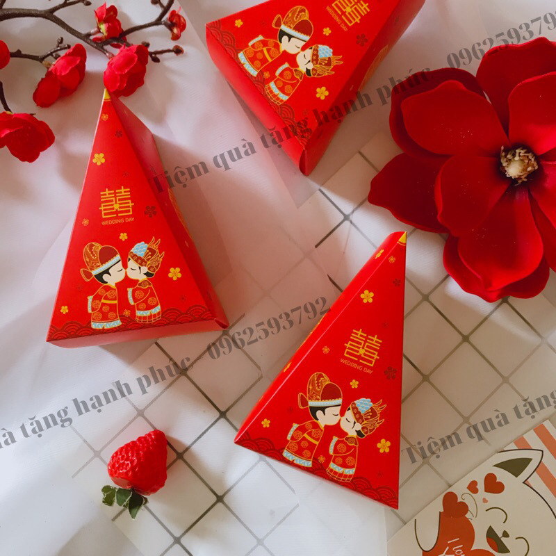 Combo 50,100 hộp quà cưới, quà tặng hình tam giác