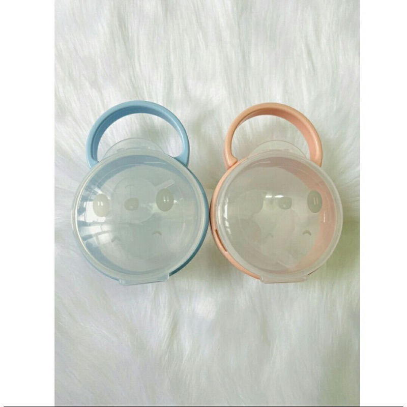 Hộp đựng ti giả, núm ti cho bé trong suốt, có móc treo