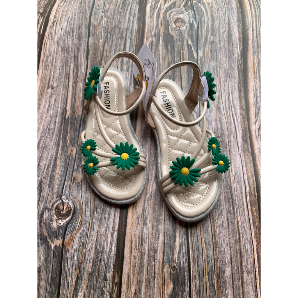Sandal mùa hè cho bé trai bé gái hoạ tiét hoa cúc đi học đi chơi đi biển cực xinh