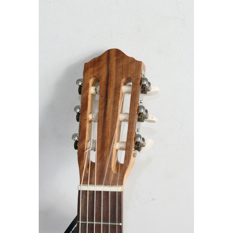 Guitar classic khuyết có EQ