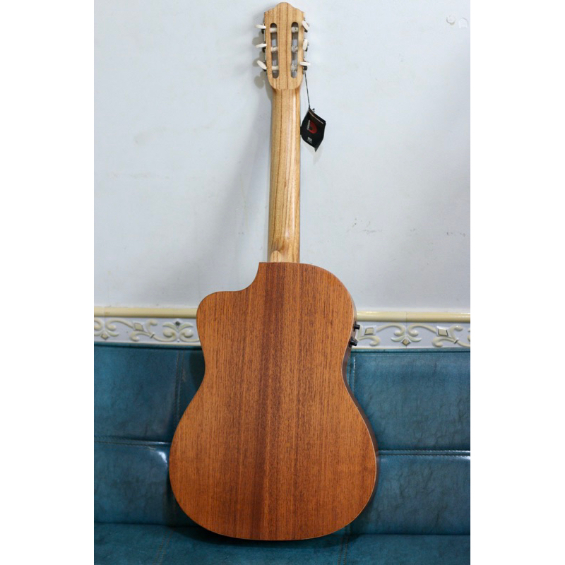 Guitar classic khuyết có EQ