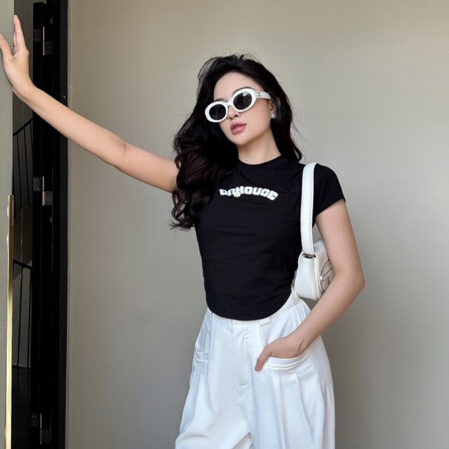 Baby tee ONhouse áo thun tay ngắn form vạt bầu basic đơn giản tạo hiệu ứng thon gọn, in decal nổi