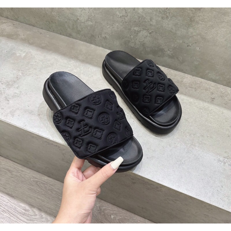 Dép LV quai dán vân chìm qc fullboxx