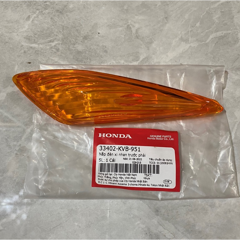 Nắp đèn xi nhan trước bên phải HONDA CLICK 110 màu Vàng. 33402KVB951