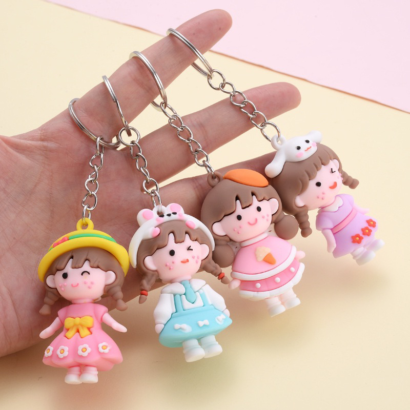 Móc Khoá Búp Bê Đi Chơi Xinh Xắn