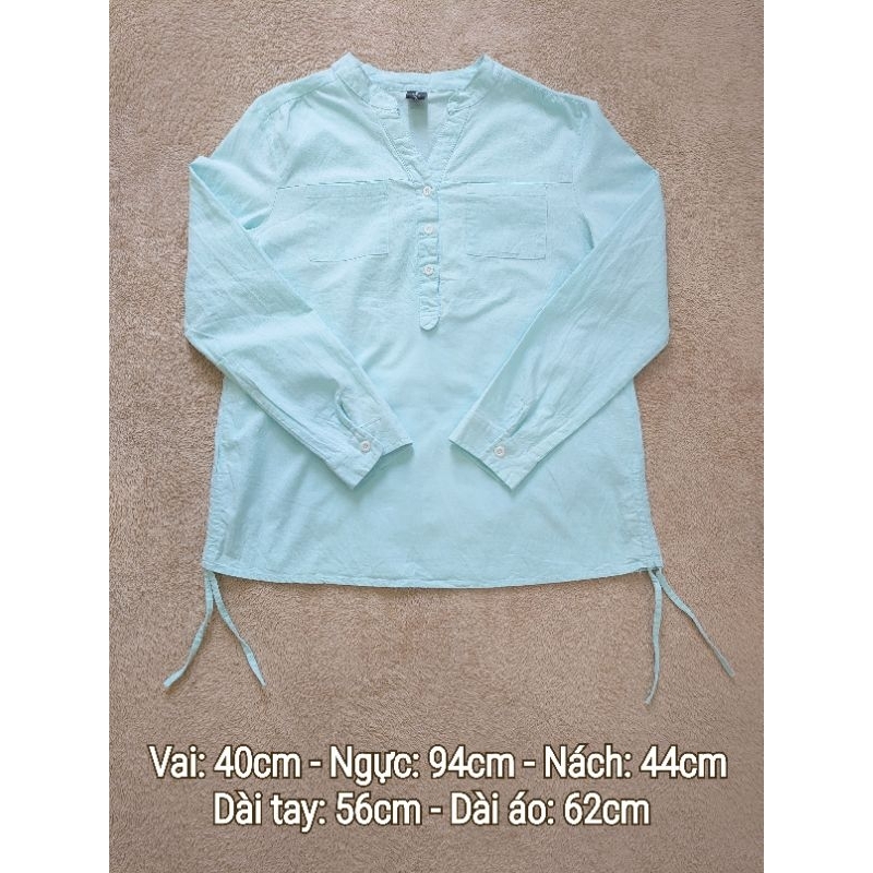 Áo sơ mi kiểu nữ màu xanh mint cổ xẻ chữ V tay dài phối nút cài và 2 túi trước ngực có dây rút 2 bên (Used/Si)