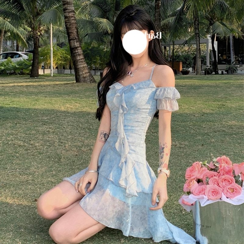 Váy voan loang xanh xếp bèo lệch tà trễ vai