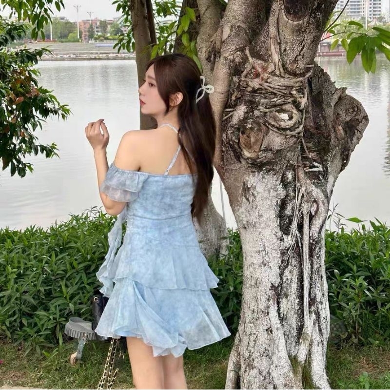 Váy voan loang xanh xếp bèo lệch tà trễ vai