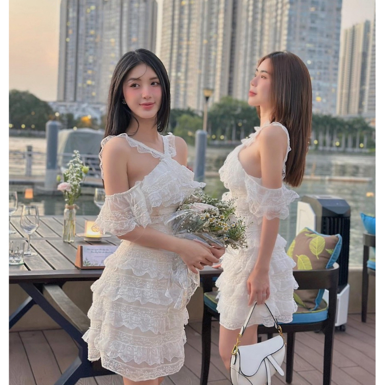 Váy đầm ren nữ cổ yếm dáng A ngắn đi dự tiệc cưới dạ hội sự kiện vai trần gợi cảm nữ tính nhẹ nhàng duyên dáng LEVAN