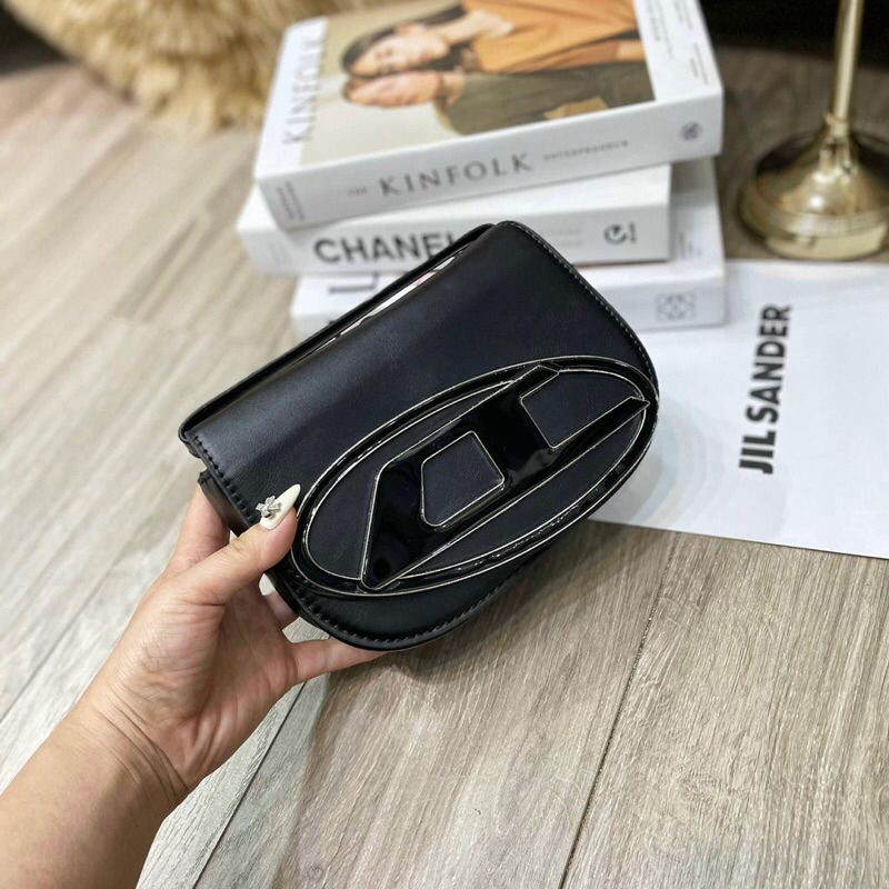 Túi chữ D kẹp nách chất đẹp kèm 2 dây đeo