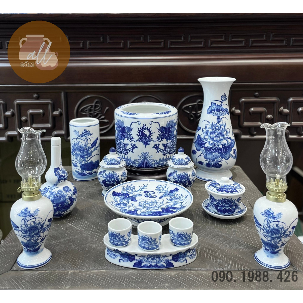 Đèn dầu tròn phong thủy vẽ sen men trắng bàn ban thờ cúng tổ tiên sứ Bát Tràng loại đẹp