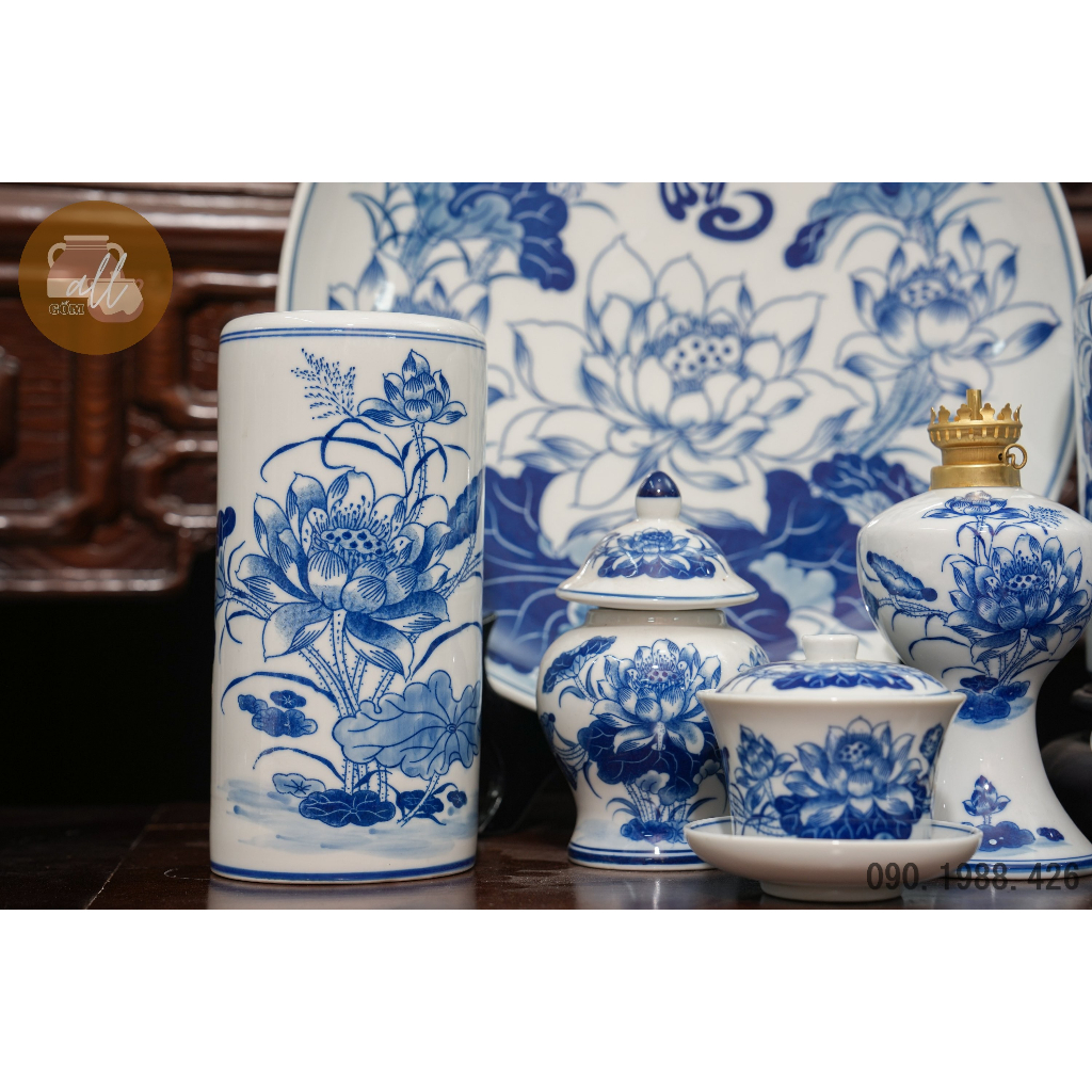 Đèn dầu tròn phong thủy vẽ sen men trắng bàn ban thờ cúng tổ tiên sứ Bát Tràng loại đẹp