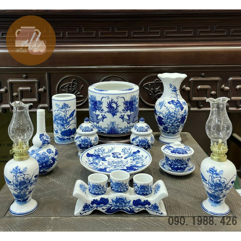 Đèn dầu tròn phong thủy vẽ sen men trắng bàn ban thờ cúng tổ tiên sứ Bát Tràng loại đẹp