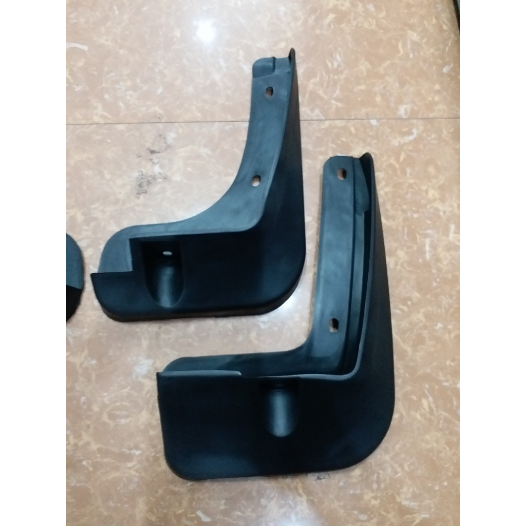 Bộ  chắn bùn đen cho xe Hyundai Accent đời 2011 -2018