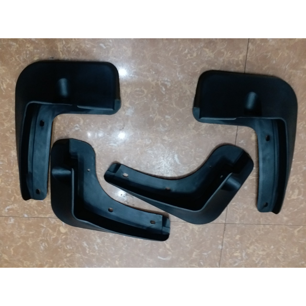 Bộ  chắn bùn đen cho xe Hyundai Accent đời 2011 -2018