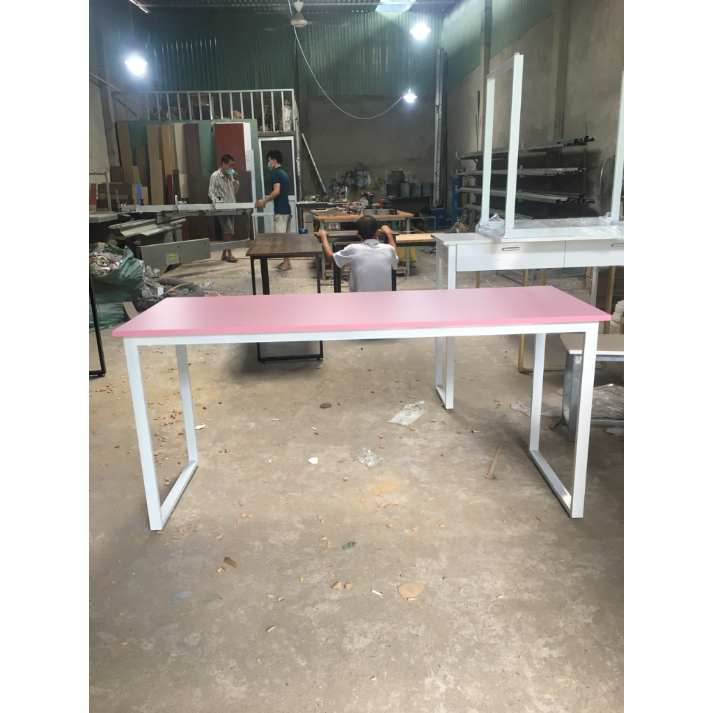 Bàn làm việc chân sắt chữ U mặt gỗ màu trắng | BigBuy360 - bigbuy360.vn