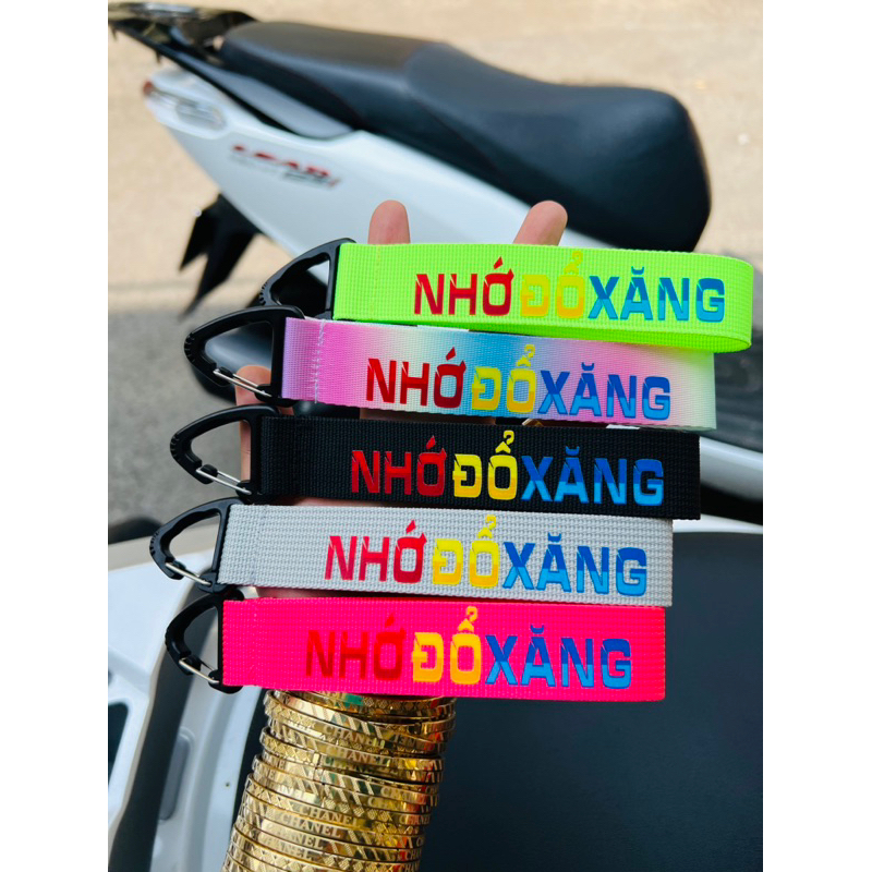 Moc Khóa Dây Chữ Nhớ Đổ Xăng