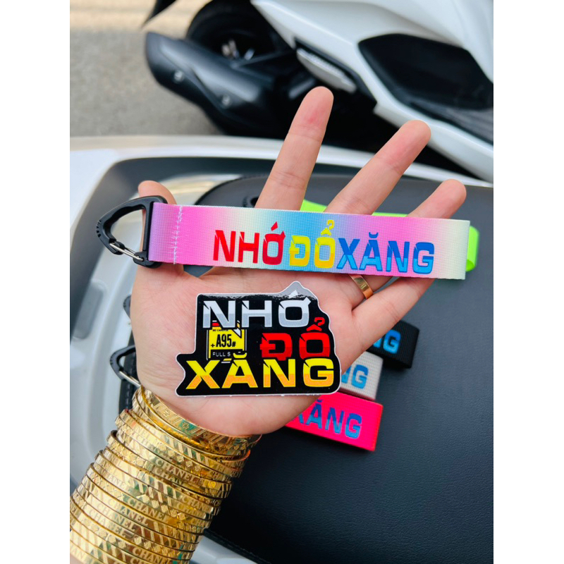 Moc Khóa Dây Chữ Nhớ Đổ Xăng
