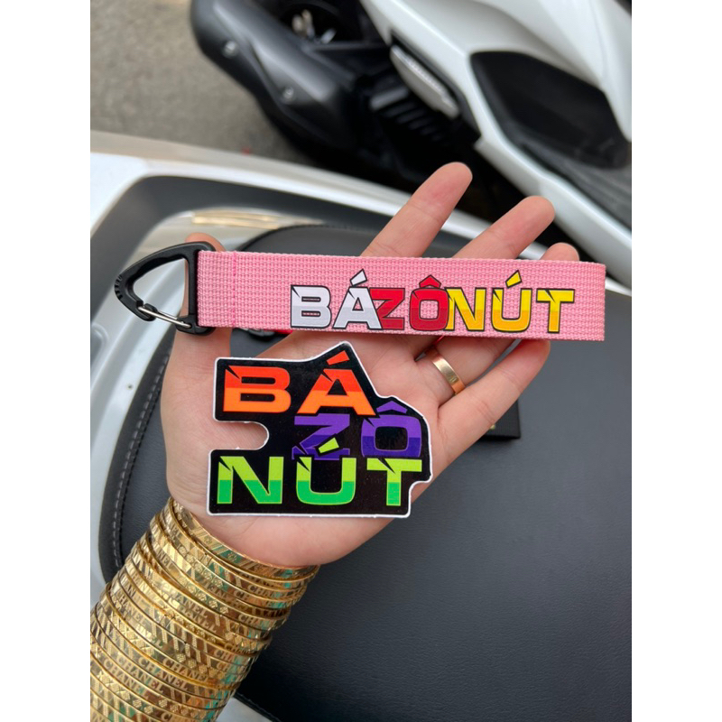 Móc Khoá Dây Chữ BaDzoNut kèm tem