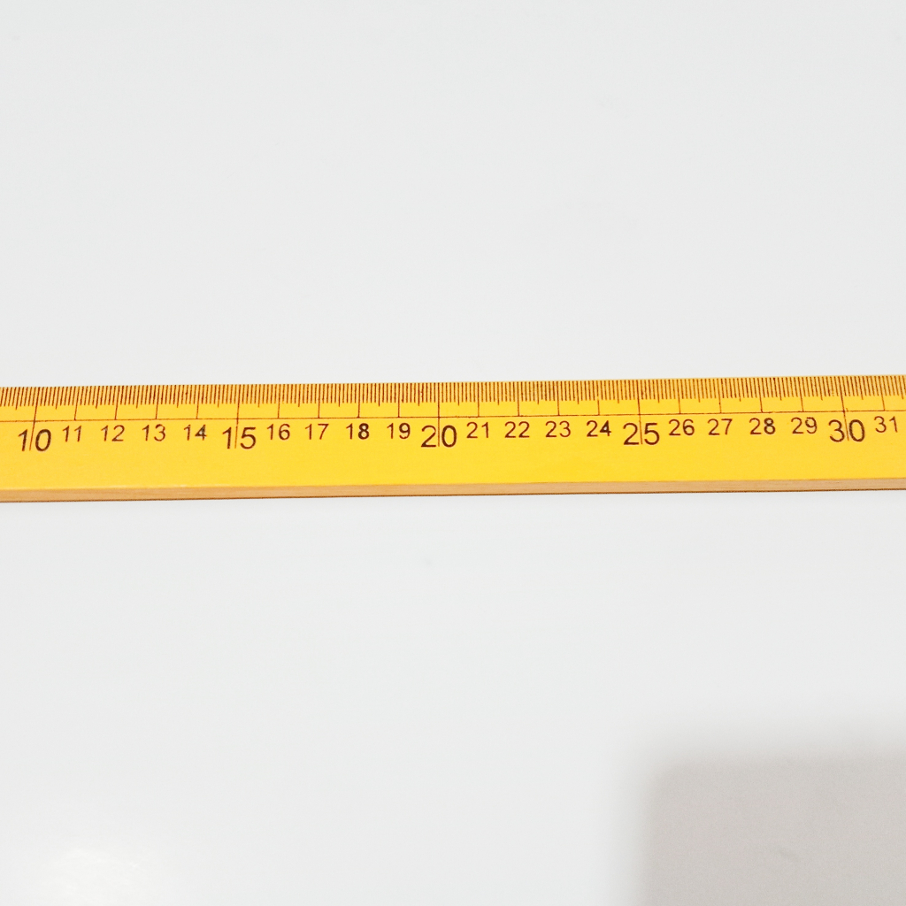 Thước gỗ 50cm gắn nam châm dính bảng