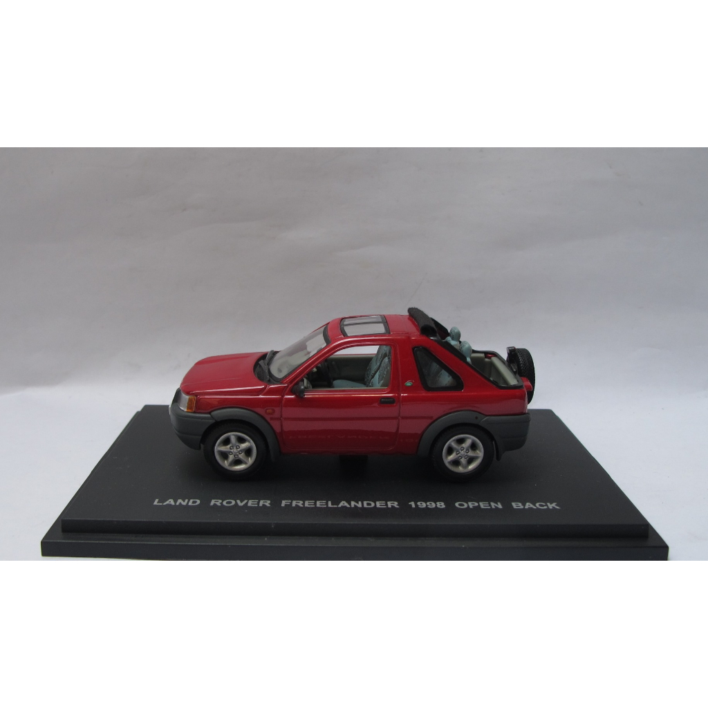 Mô hình xe Universal Hobbies LAND ROVER Freelander 1998 Open Back tỷ lệ 1:43