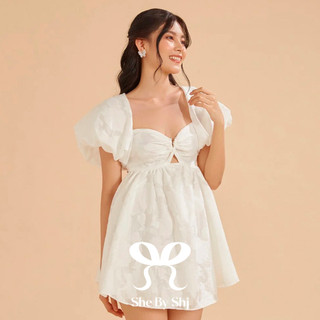 Đầm trắng babydoll tay bồng hở lưng SheByShj - Hazel Dress