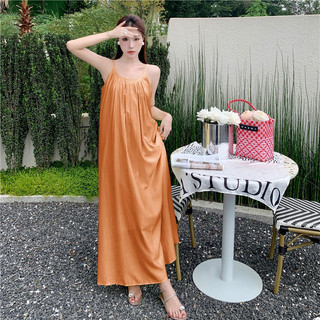 Váy maxi cam lụa hở lưng